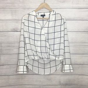 🌸The Limited Black & White Long-sleeve Blouse